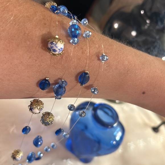 Floating Illusion Blue Floral beaded necklace - Picture 14 of 14